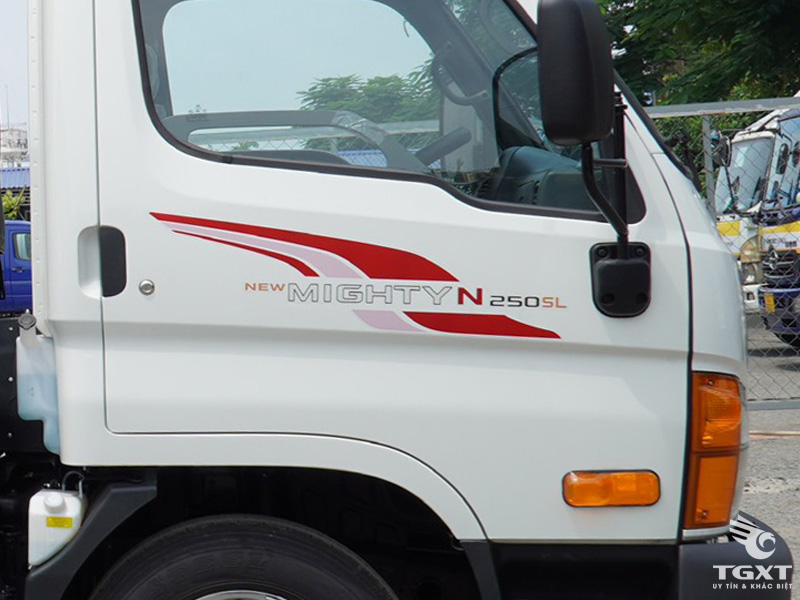 Xe Tải Hyundai New Mighty N250SL 2.4 Tấn Thùng Bạt