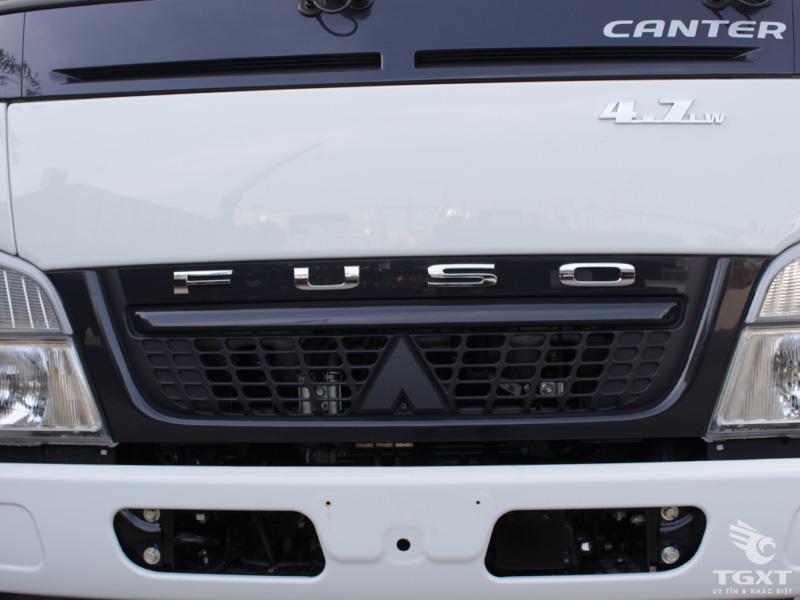Xe Tải Fuso Canter 4.7LW 1.9 Tấn Thùng Kín