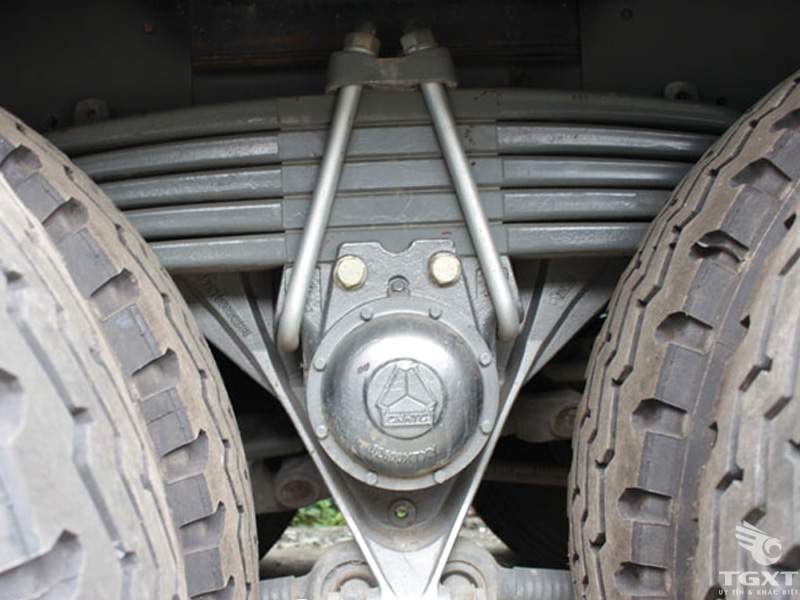 Xe Đầu Kéo Howo A7 Máy 375Hp Nóc Thấp