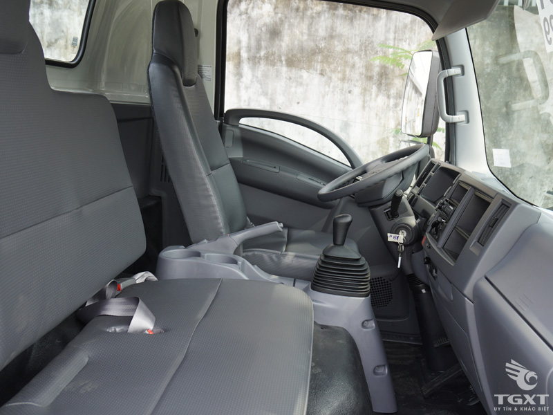 Xe Tải Isuzu NQR75L 3T5 Gắn Cẩu Unic 3 Tấn URV340