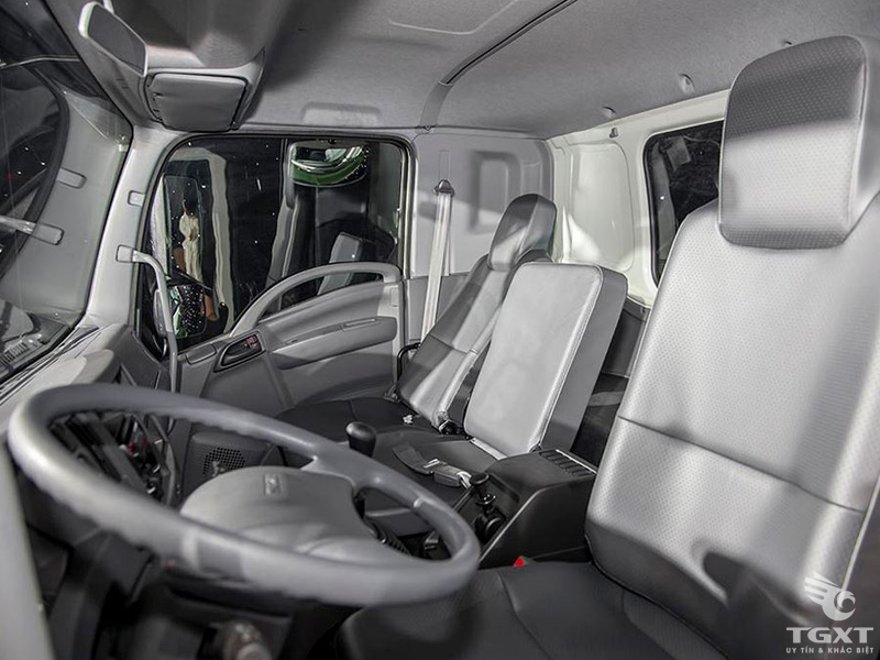 Xe Tải Isuzu FVM60WE5 14.5 Tấn Thùng Kín