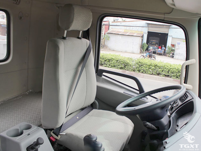 Xe Cẩu Dongfeng C260 3 Chân Gắn Cẩu HKTC 7 Tấn 6 Khúc