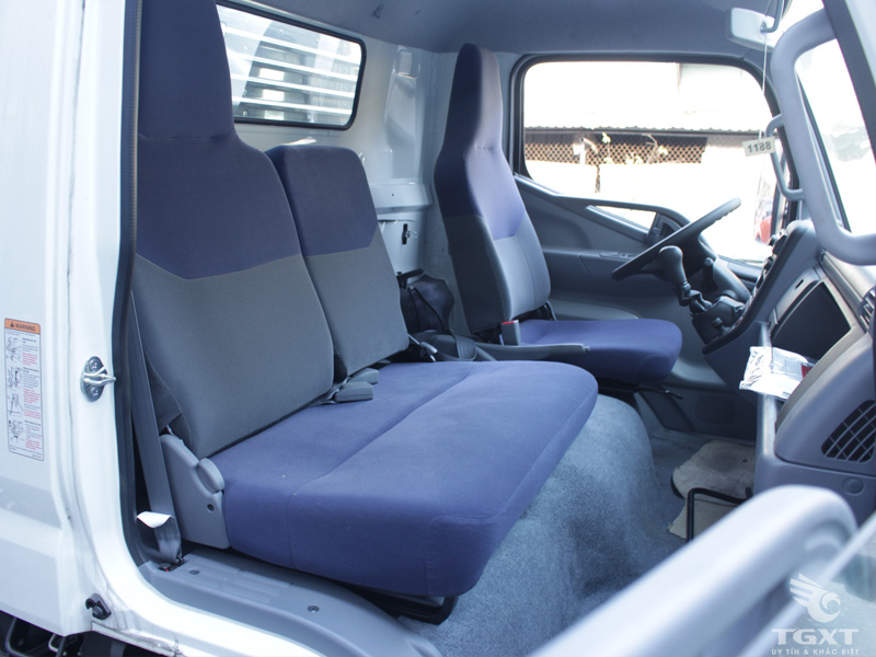 Xe Tải Fuso 5T5 Gắn Cẩu Unic 3 Tấn 4 Khúc