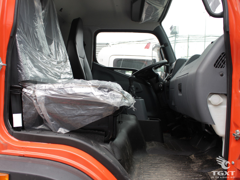 Xe Tải Fuso FI 7.5 Tấn Thùng Kín