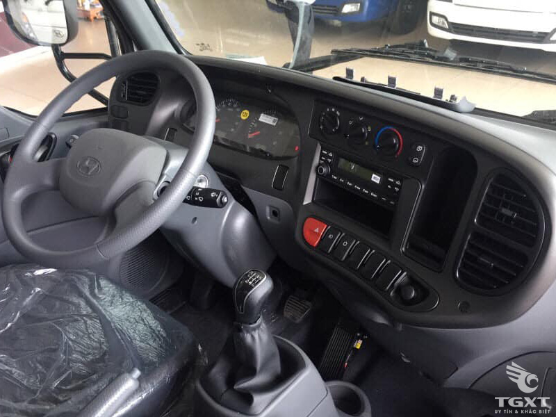 Xe Tải Hyundai New Mighty N250SL Euro 5 2.5 Tấn Thùng Kín