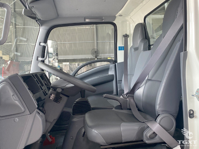 Xe Tải Isuzu QMR77HE5A 1.9 Tấn Thùng Lửng