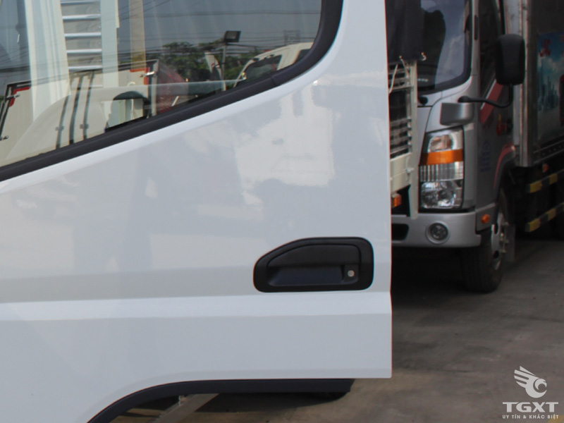 Xe Tải Fuso Canter 4.7LW 1.9 Tấn Thùng Bảo Ôn