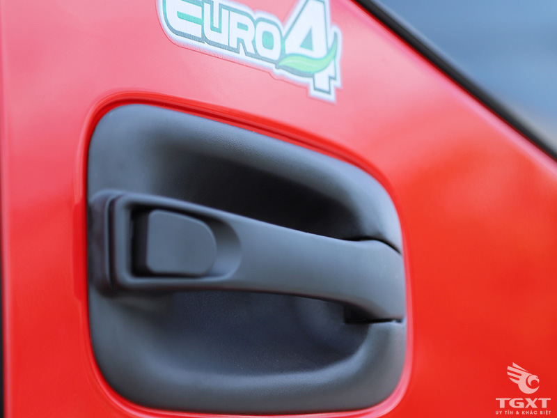 Xe Tải Vĩnh Phát FTR160 7 Tấn Chở Pallet Chứa Cấu Kiện Điện Tử