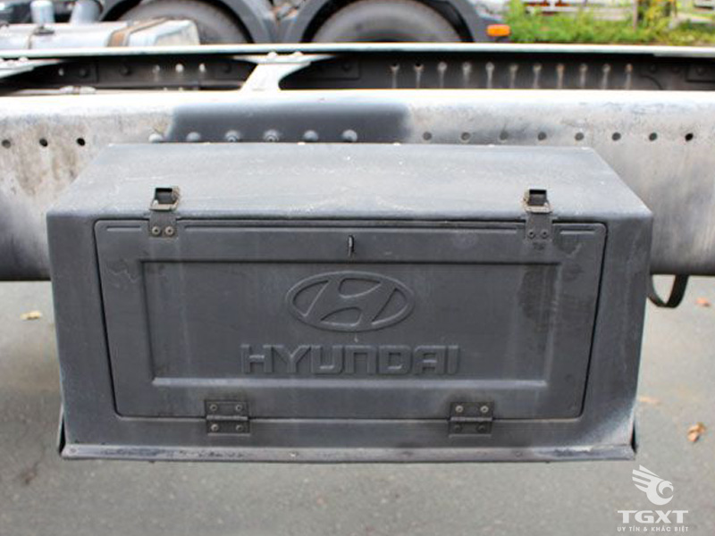 Xe Tải Hyundai HD210 Chở Gia Súc 12T5 3 Chân Rút