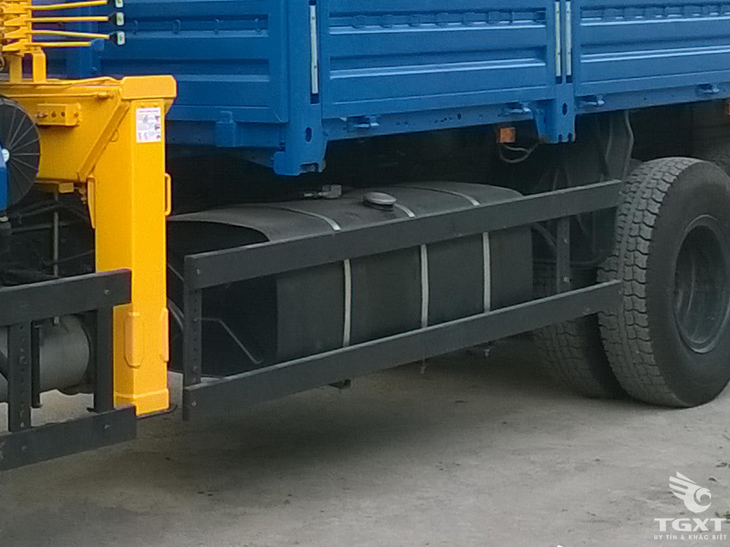 Xe Tải Kamaz 10 Tấn Gắn Cẩu Soosan 7 Tấn 6 Khúc SCS746L
