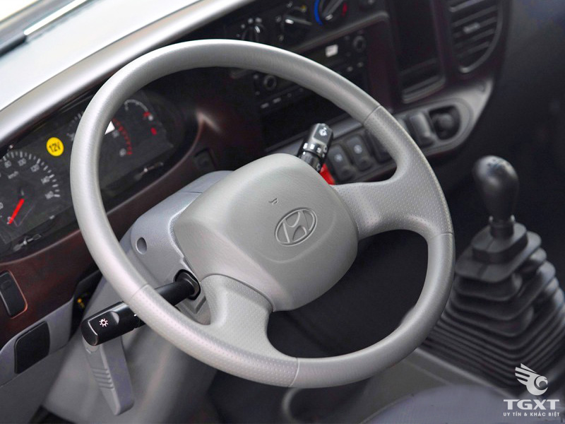Xe Tải Hyundai Mighty N500LA 2.1 Tấn Thùng Kín