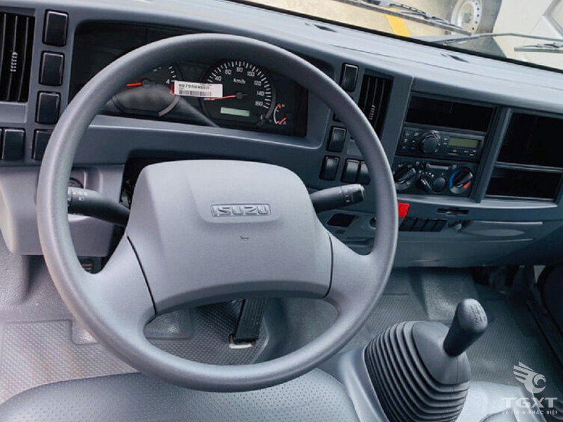 Xe Tải Isuzu QMR77HE5A 2 Tấn Thùng Bạt
