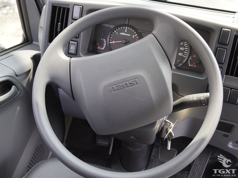 Xe Đông Lạnh Isuzu 2T5 - NMR310