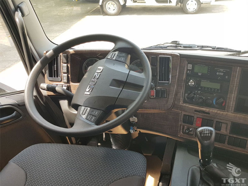 Xe Tải Isuzu Vĩnh Phát GINGA 17T9 4 Chân Thùng Bạt