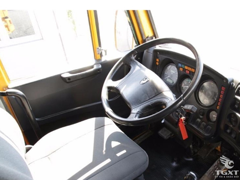 Xe Tải Kamaz 13 Tấn 3 Chân Gắn Cẩu Unic 3 Tấn 4 Khúc