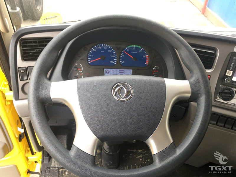 Xe Cẩu Dongfeng B180 6T7 Gắn Cẩu Unic URV504