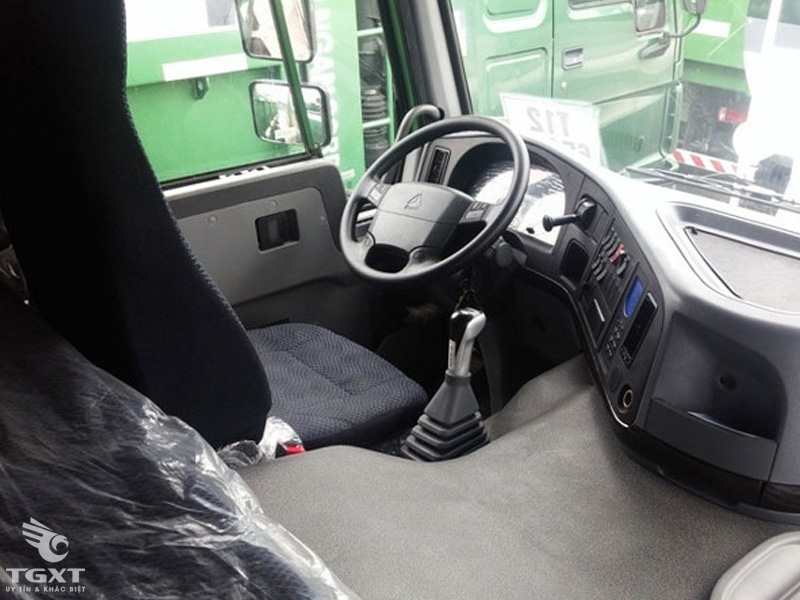 Xe Đầu Kéo Howo CNHTC Cabin A7 Máy 420Hp