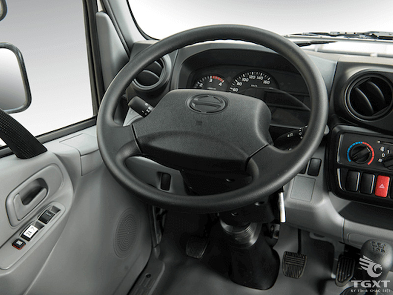 Xe Tải Hino XZU730L Euro 5 5 Tấn Thùng Kín