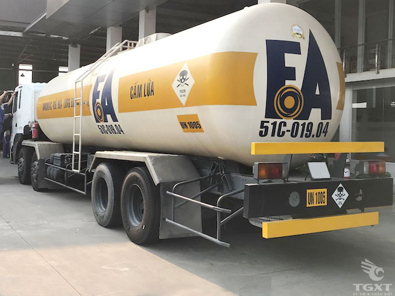 Xe Bồn Chở Hóa Chất Hyundai HD320 15 Tấn 28 Khối