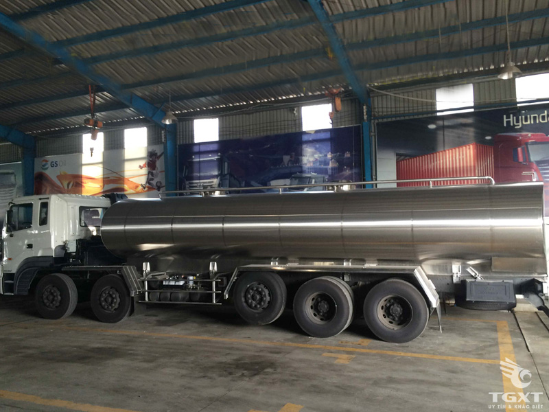 Xe Bồn Chở Sữa Hyundai HD360 5 Chân 18 Khối