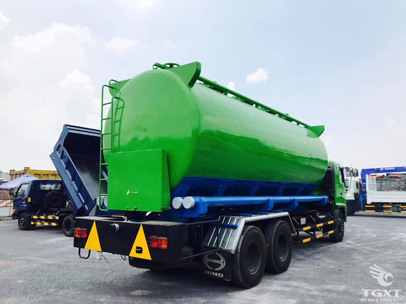Xe Bồn Hino FG 13 Khối Chở Thức Ăn Gia Súc
