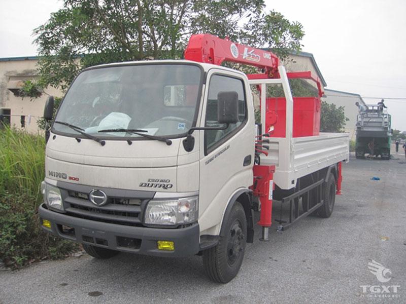 Xe Cẩu Hino Dutro 300 3T3 Gắn Cẩu Unic URV295