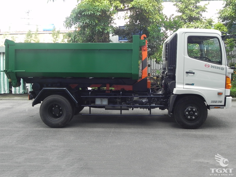 xe-cho-rac-Hino-FG-thung-roi-15-khoi