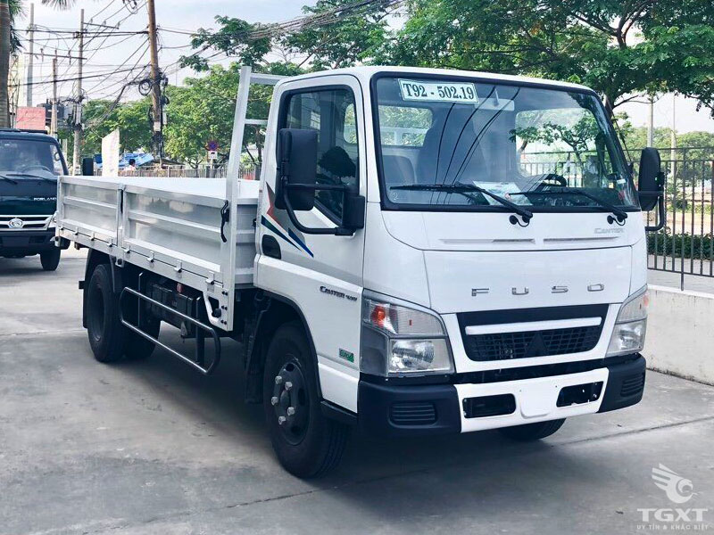 Xe Tải Fuso Canter 4.99 1.9 Tấn Thùng Lửng