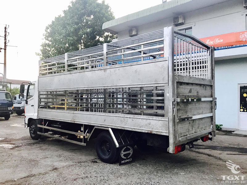 Xe Tải Hino FC9JJTA 5T5 Thùng Chở Heo