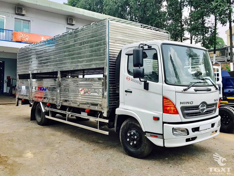 Xe Tải Hino FC9JJTA 5T5 Thùng Chở Heo