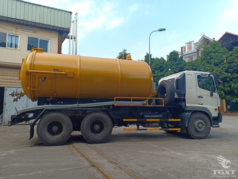 Xe Hút Chất Thải Hino FM8JN7A 9T7 8.8 Khối