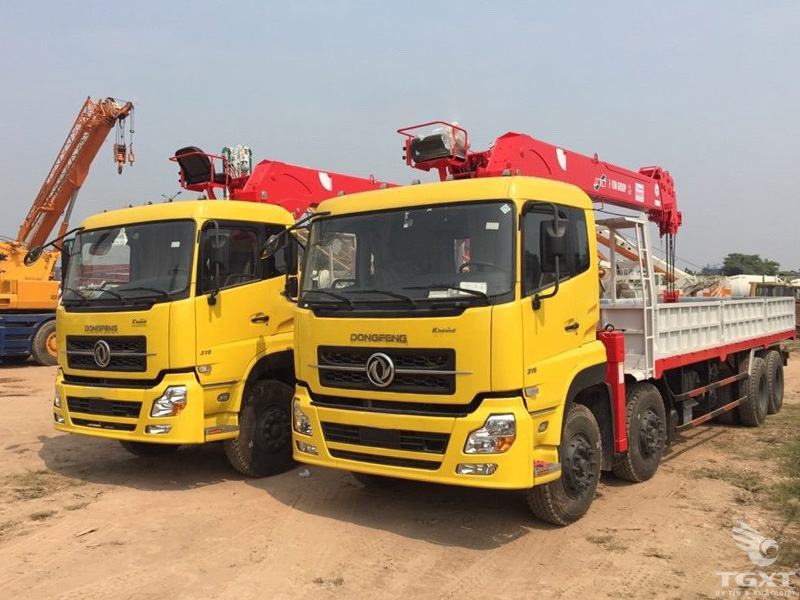 Xe Tải Dongfeng L315 4 Chân Gắn Cẩu ATOM 7 Tấn 6 Khúc
