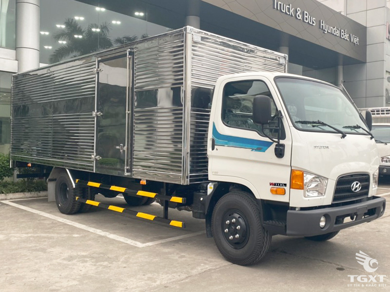 Xe Tải Hyundai Mighty W11XL 7 Tấn Thùng Kín
