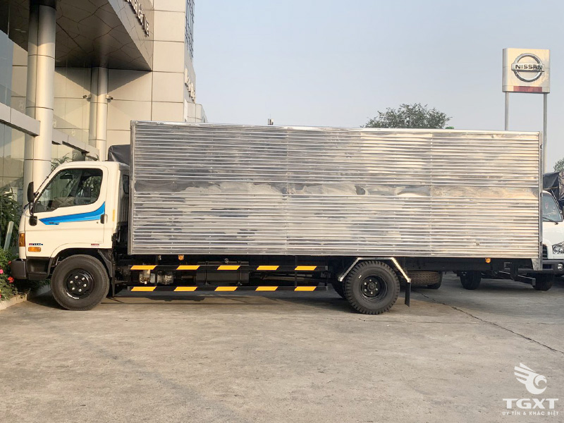 Xe Tải Hyundai Mighty W11XL 7 Tấn Thùng Kín