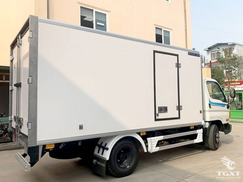 Xe Tải Hyundai Mighty W750L 3.5 Tấn Thùng Bảo Ôn Dài 5m