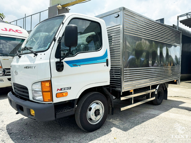 Xe Tải Hyundai New Mighty N250 Euro 5 2.5 Tấn Thùng Kín
