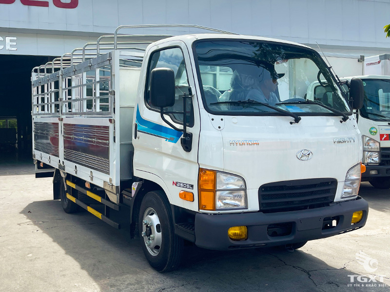 Xe Tải Hyundai New Mighty N250SL Euro 5 2.5 Tấn Thùng Bạt