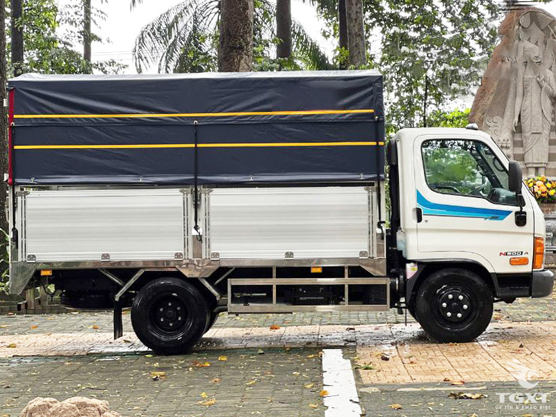 Xe Tải Hyundai New Mighty N500A 1.9 Tấn Thùng Bạt