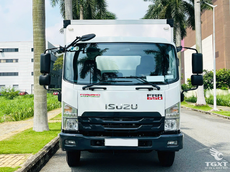 Xe Tải Isuzu FRR90LE5 6 Tấn Thùng Bảo Ôn