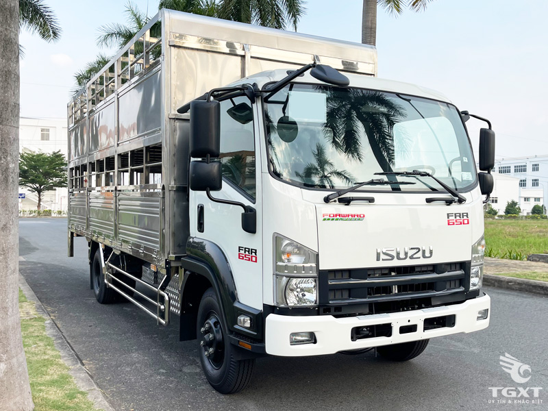 Xe Tải Isuzu FRR90NE5 5 Tấn Thùng Chở Gia Súc