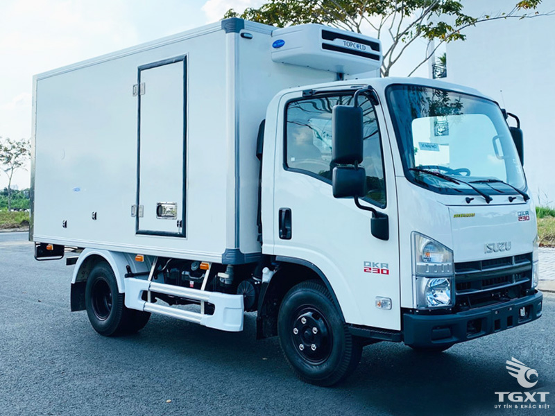 Xe Tải Isuzu QLR77FE5 1.9 Tấn Thùng Đông Lạnh
