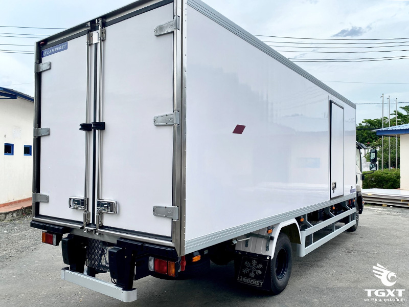 Xe Tải Isuzu FRR90QE5 5.5 Tấn Thùng Bảo Ôn Oxy