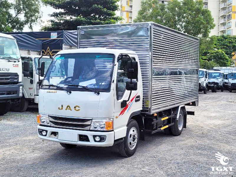 Giá Xe Tải Jac H200 E5 Thùng Kín Tải Trọng 1.9 Tấn
