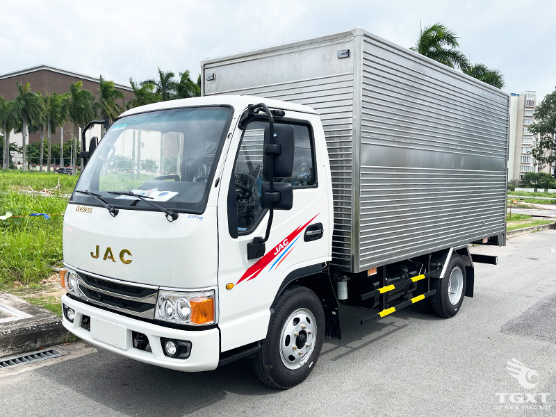 Giá Xe Tải Jac H250 E5 Thùng Kín Tải Trọng 2.4 Tấn