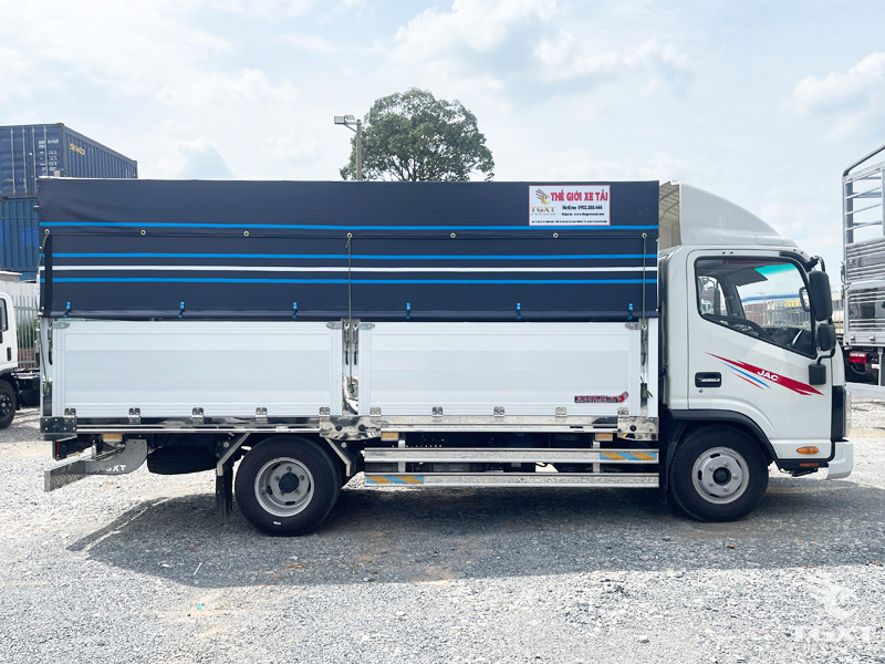Giá Xe Tải Jac N200S Pro E5 Thùng Bạt Tải Trọng 1.9 Tấn