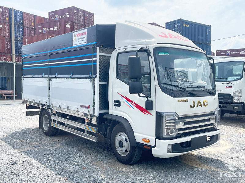 Giá Xe Tải Jac N200S Pro E5 Thùng Bạt Tải Trọng 1.9 Tấn