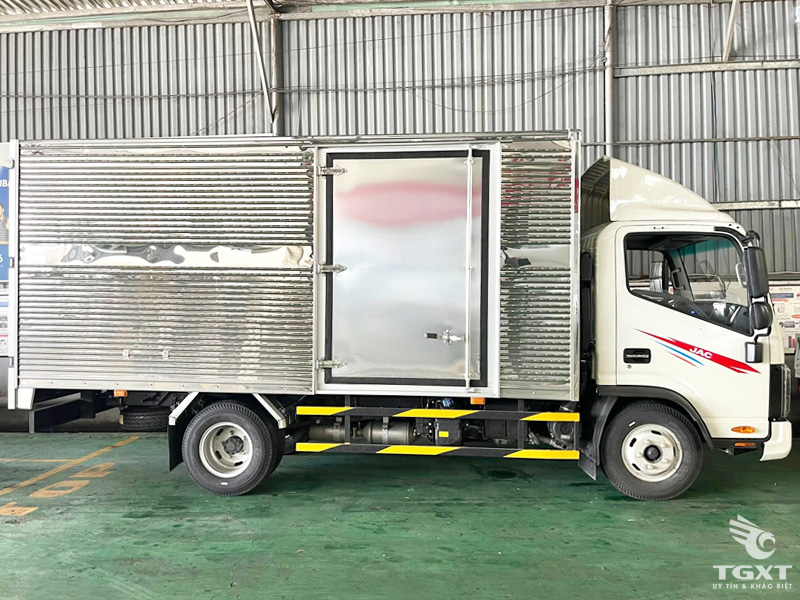 Giá Xe Tải Jac N250S Pro E5 Thùng Kín Tải Trọng 2.5 Tấn