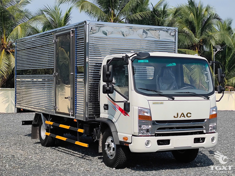Giá Xe Tải Jac N650 E5 Thùng Kín Tải Trọng 6.5 Tấn