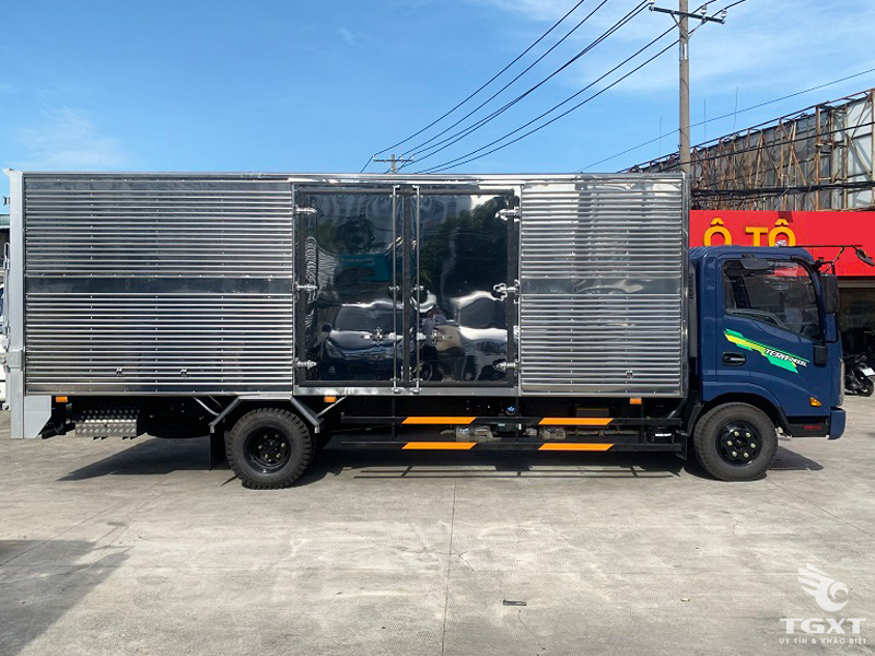 Giá Xe Tải Teraco Tera 245SL E5 2.5 Tấn Thùng Kín Dài 6m2