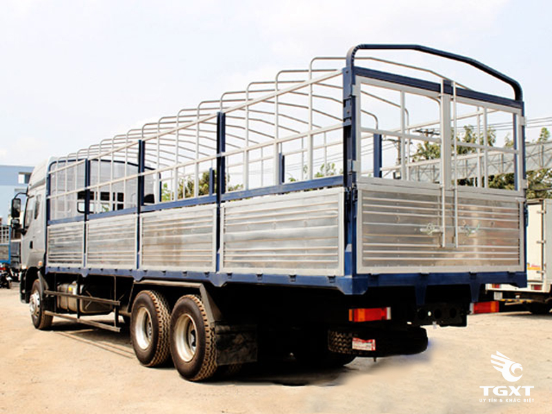 Xe Tải ChengLong LZ1311 Thùng Bạt Inox 17T9